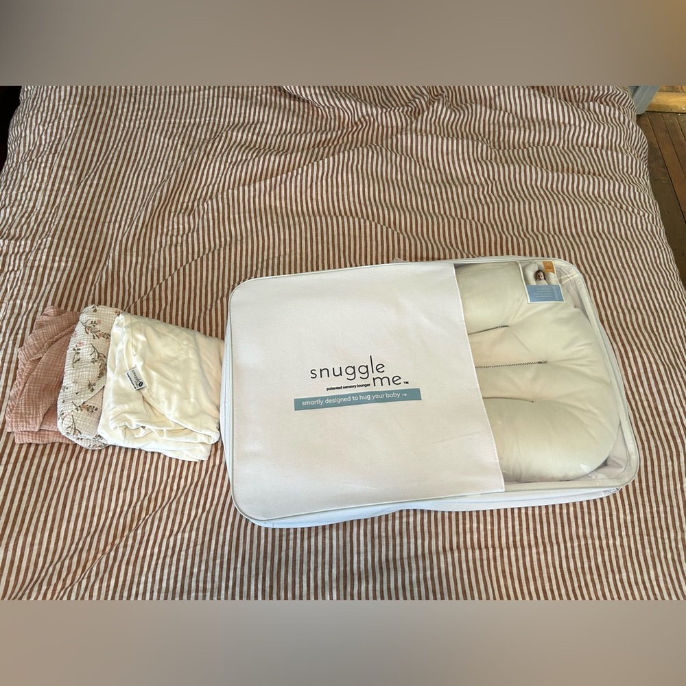 Snuggle Me Organic Infant Lounger & Covers